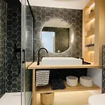 Palm Breeze Beachfront Appartement *